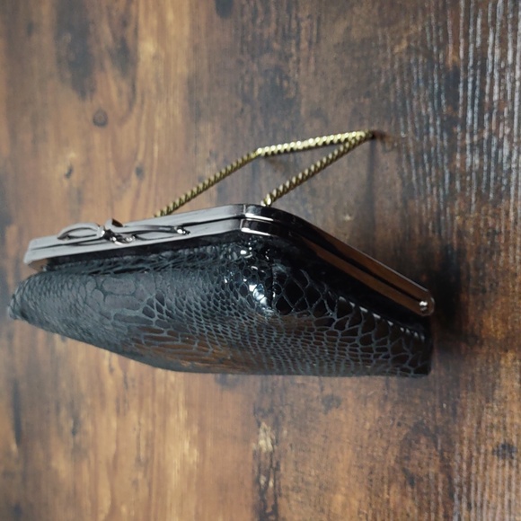 Perlina Snakeskin Embossed Leather Cosmetic Clutch Bag - Picture 3 of 10